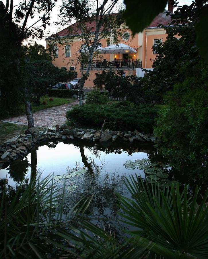 Bed and Breakfast Gozmalom Etterem Es Panzio Körmend Exterior foto