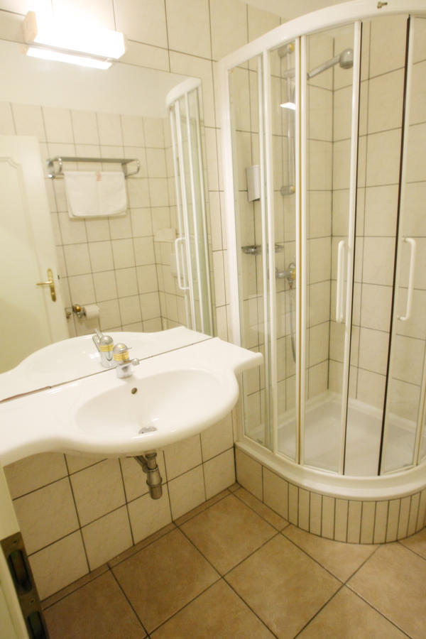Bed and Breakfast Gozmalom Etterem Es Panzio Körmend Zimmer foto