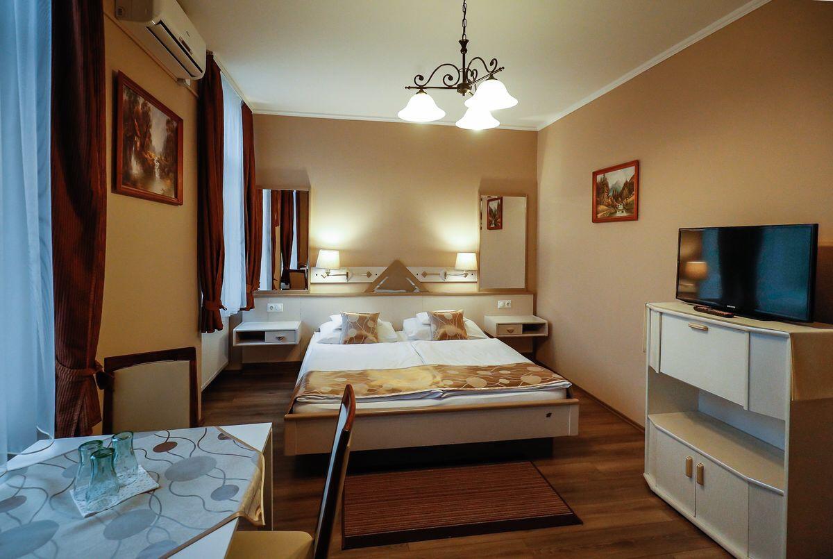 Bed and Breakfast Gozmalom Etterem Es Panzio Körmend Exterior foto