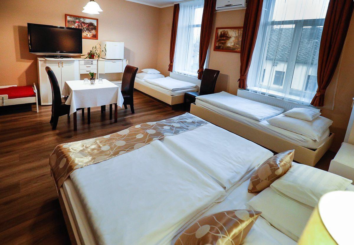 Bed and Breakfast Gozmalom Etterem Es Panzio Körmend Exterior foto