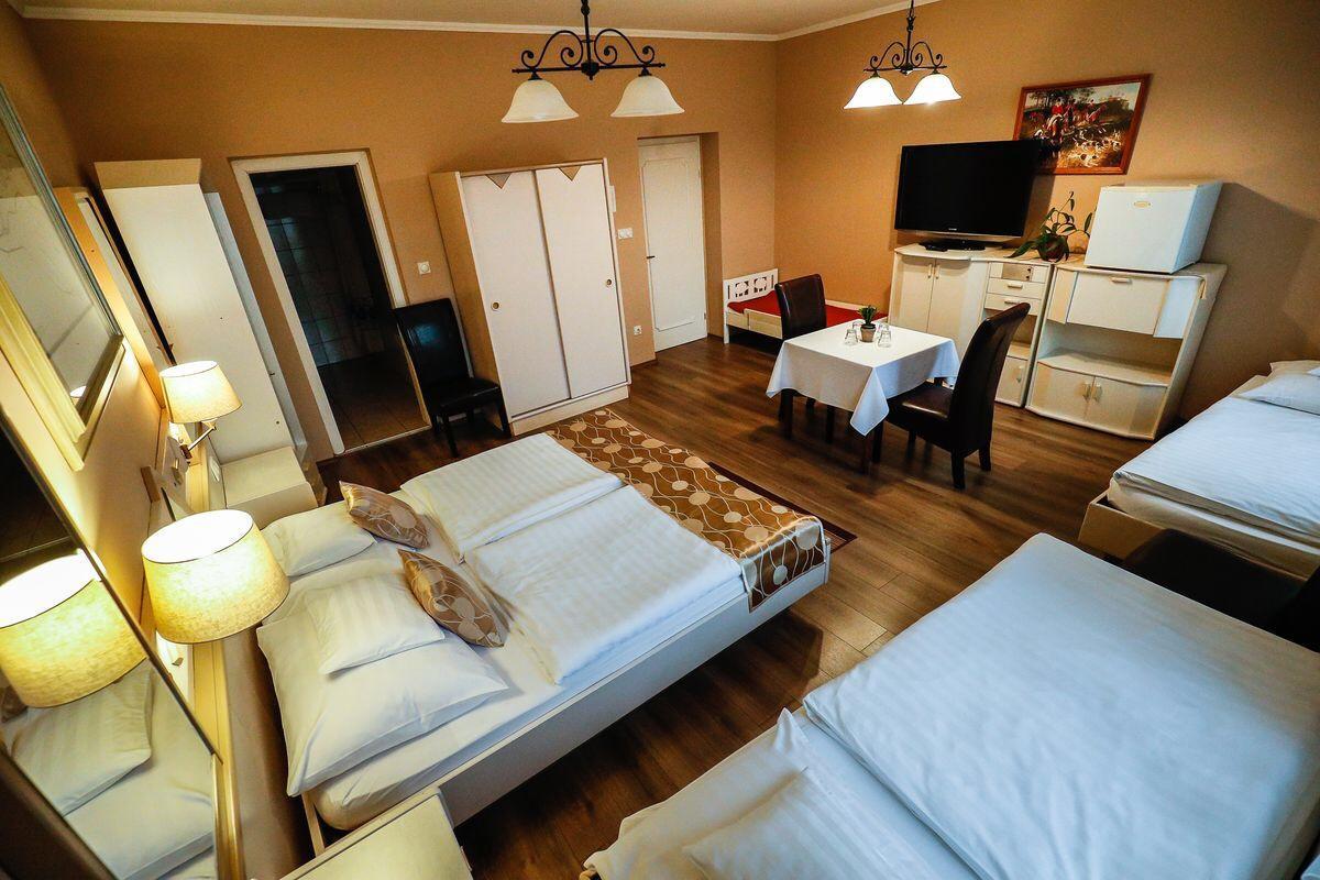 Bed and Breakfast Gozmalom Etterem Es Panzio Körmend Exterior foto