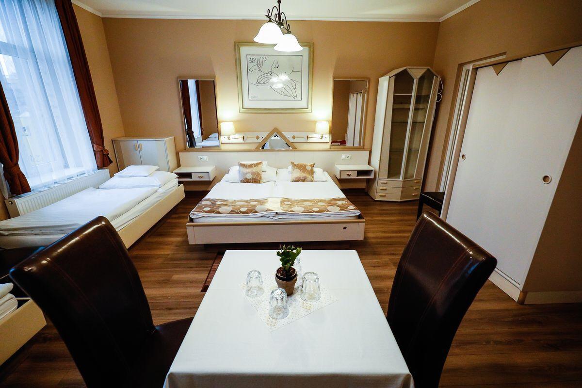 Bed and Breakfast Gozmalom Etterem Es Panzio Körmend Exterior foto