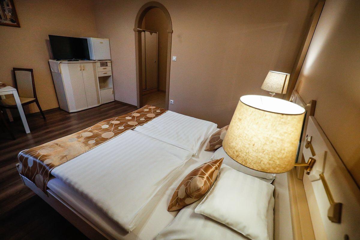 Bed and Breakfast Gozmalom Etterem Es Panzio Körmend Exterior foto