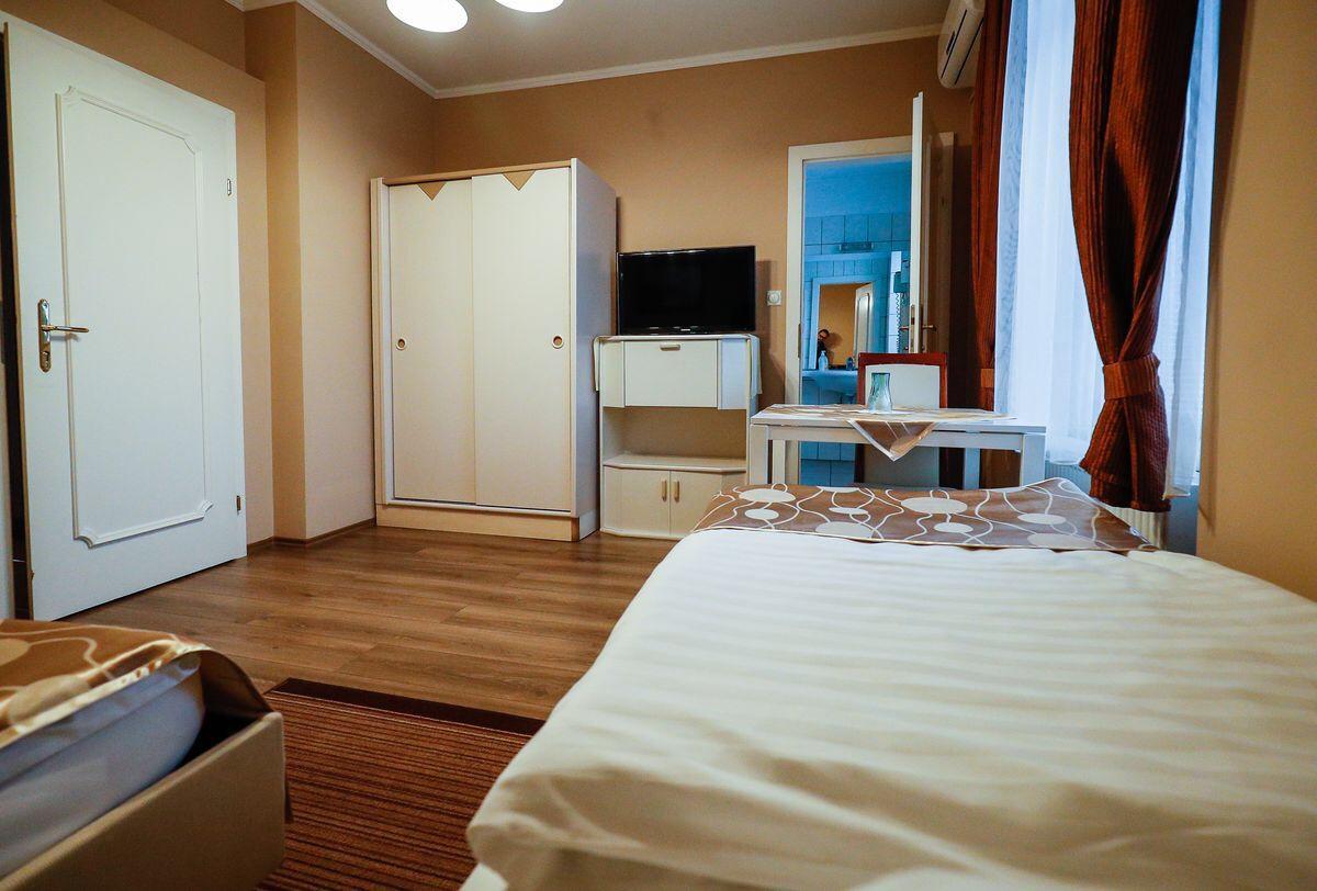Bed and Breakfast Gozmalom Etterem Es Panzio Körmend Exterior foto